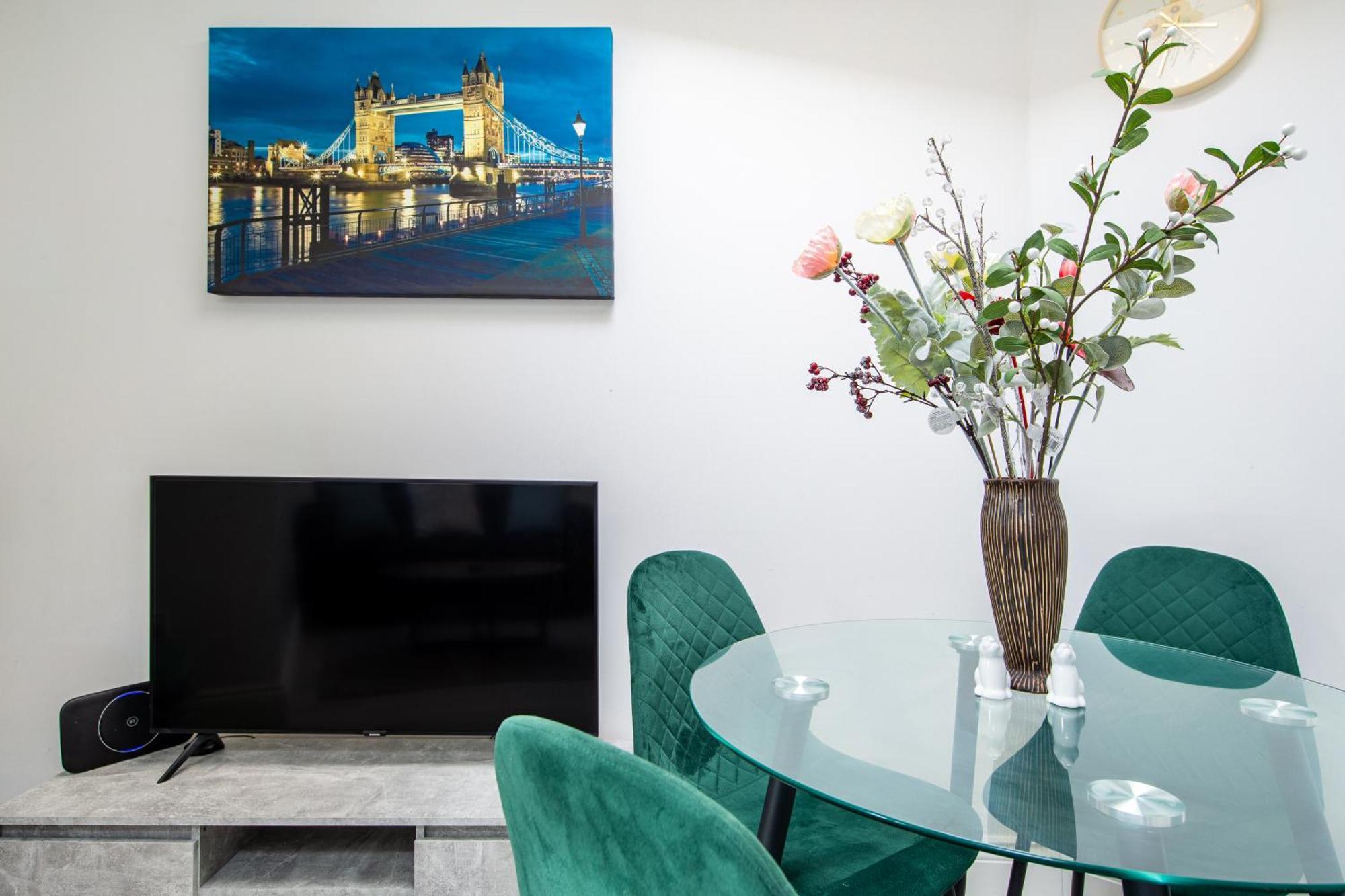 Cosy 1 Bed Apartment With Free Parking Close To Underground Station Zone 2 For Quick Access To Central London Up To 5 Guests Kültér fotó