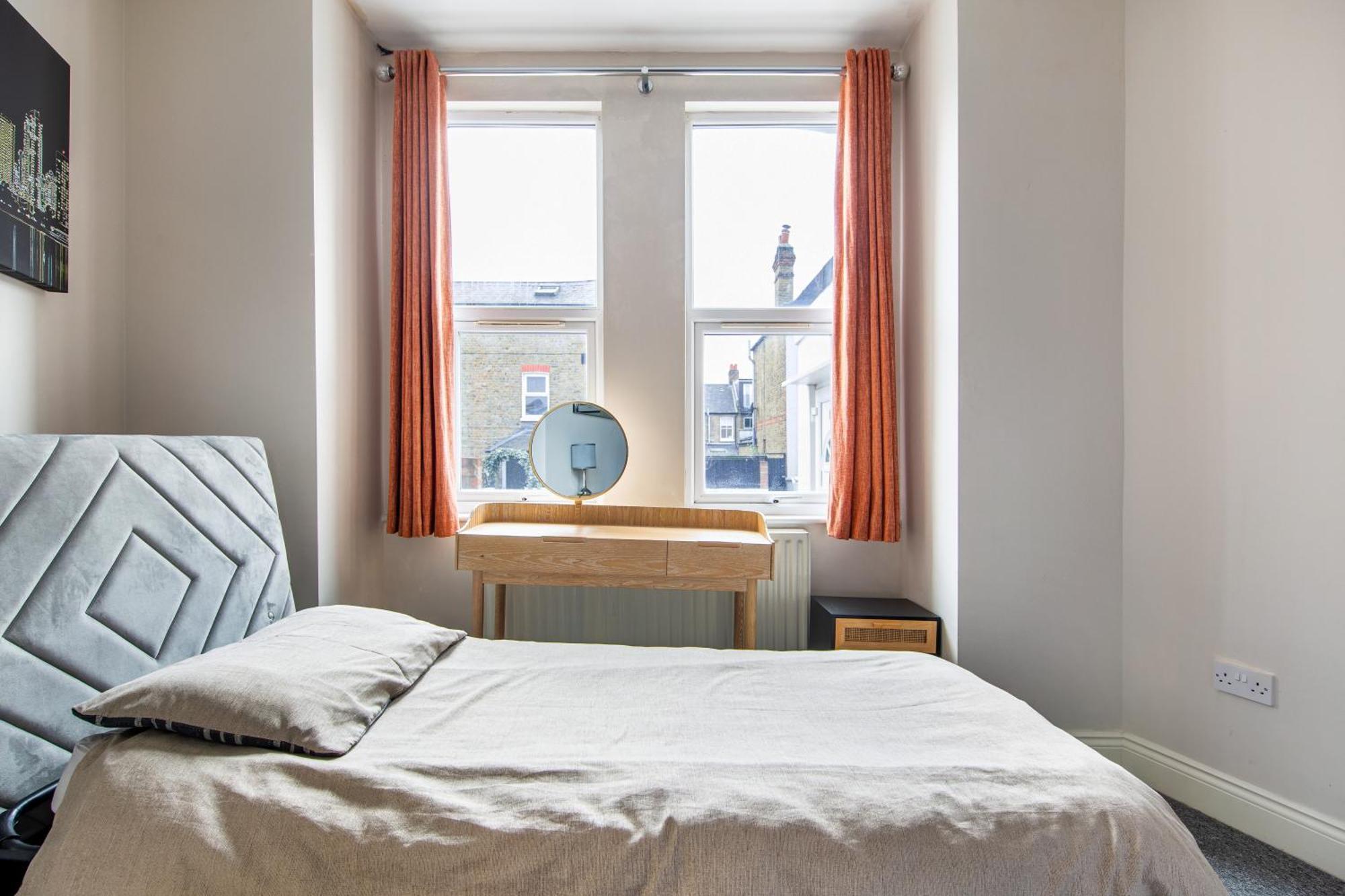 Cosy 1 Bed Apartment With Free Parking Close To Underground Station Zone 2 For Quick Access To Central London Up To 5 Guests Kültér fotó