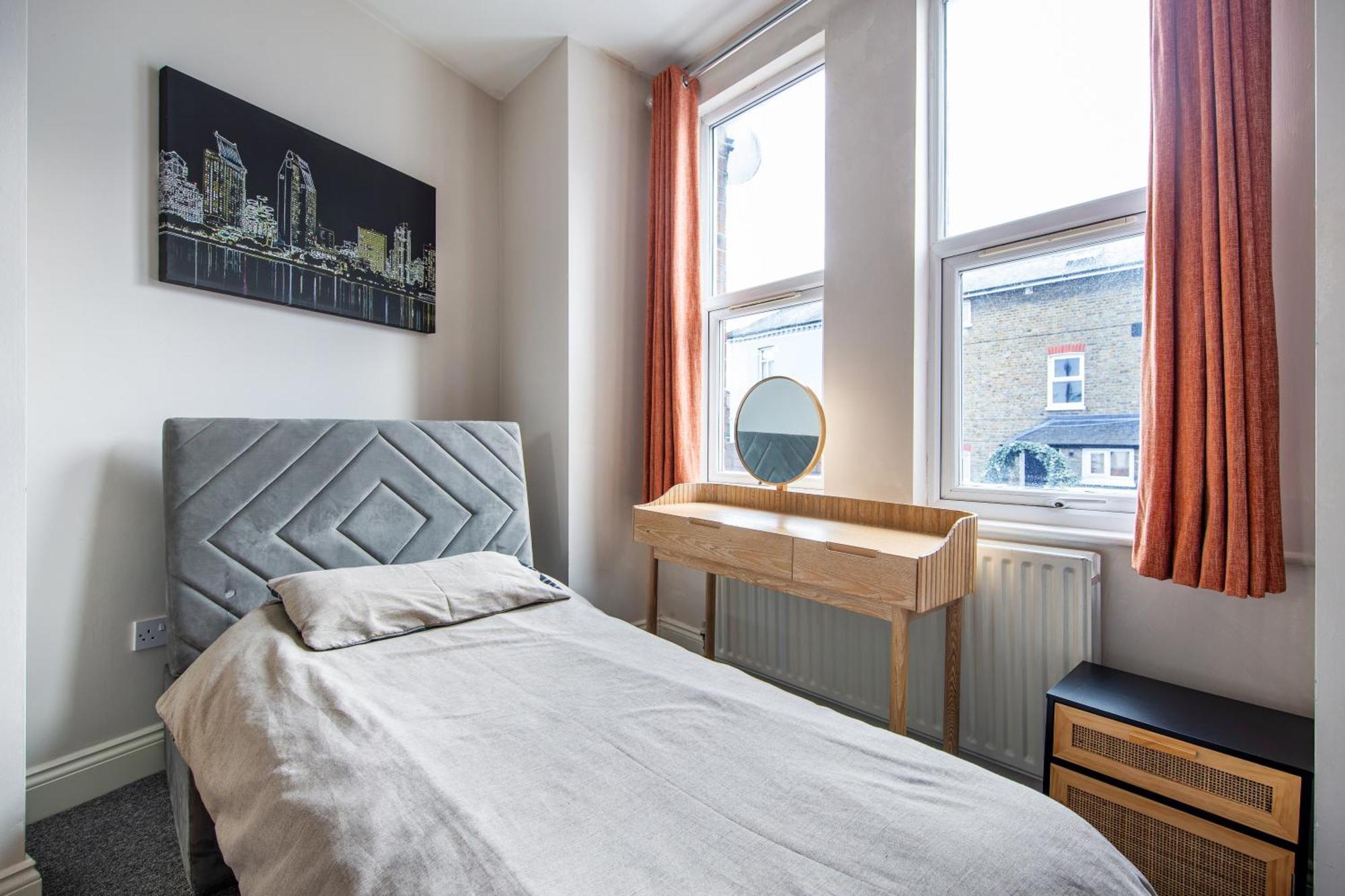 Cosy 1 Bed Apartment With Free Parking Close To Underground Station Zone 2 For Quick Access To Central London Up To 5 Guests Kültér fotó