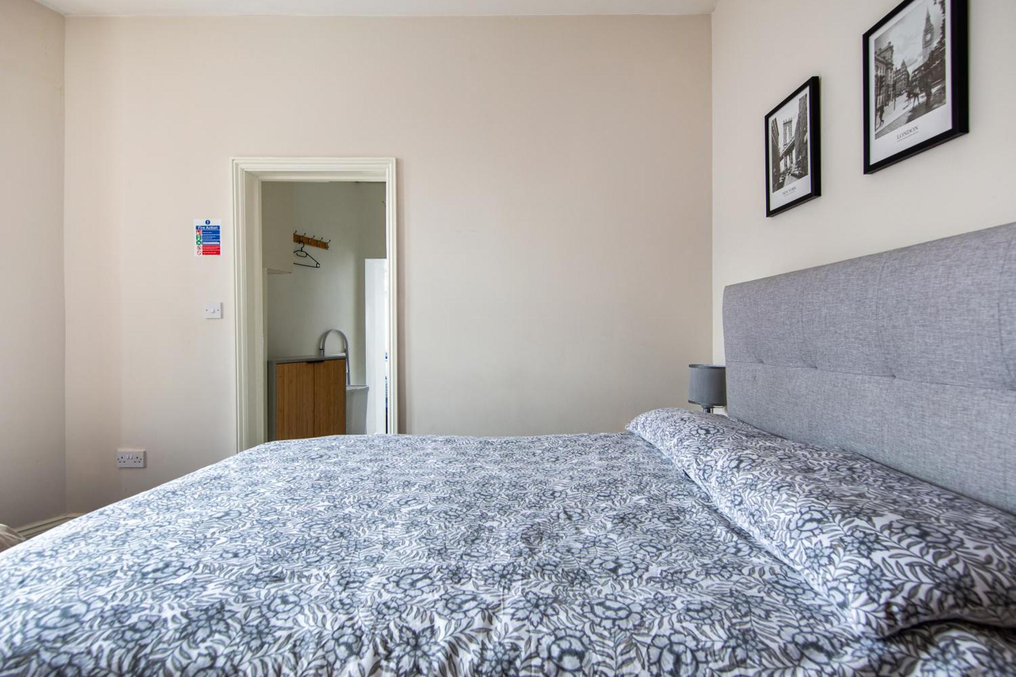 Cosy 1 Bed Apartment With Free Parking Close To Underground Station Zone 2 For Quick Access To Central London Up To 5 Guests Kültér fotó